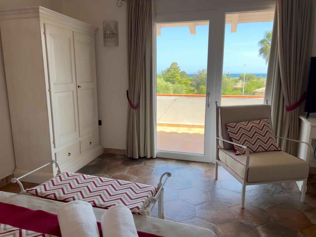 Hotel Altura Villasimius Eksteriør billede