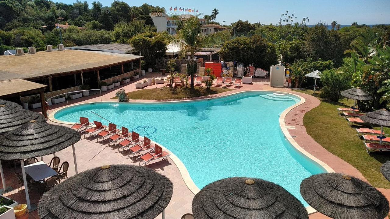 Hotel Altura Villasimius Eksteriør billede