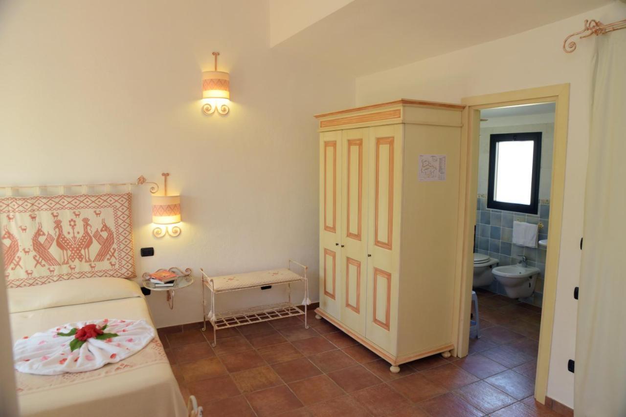 Hotel Altura Villasimius Eksteriør billede