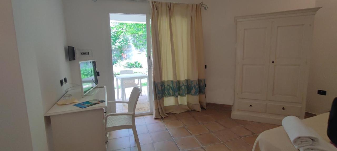 Hotel Altura Villasimius Eksteriør billede